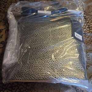 Consuela Tommy HOBO NEW